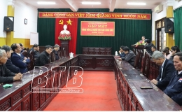 Đ&ocirc;ng Hưng: Gặp mặt đảng vi&ecirc;n l&agrave; người C&ocirc;ng gi&aacute;o