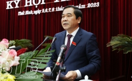 N&ecirc;u cao tinh thần tr&aacute;ch nhiệm trước cử tri v&agrave; nh&acirc;n d&acirc;n, ph&aacute;t huy d&acirc;n chủ, tr&iacute; tuệ t&iacute;ch cực tham gia thảo luận, ph&aacute;t biểu &yacute; kiến đ&oacute;ng g&oacute;p v&agrave;o th&agrave;nh c&ocirc;ng của kỳ họp