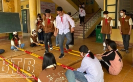 Ph&ograve;ng, chống tệ nạn x&atilde; hội  x&acirc;m nhập v&agrave;o trường học