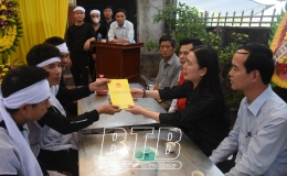  Thăm hỏi, động vi&ecirc;n c&aacute;c gia đ&igrave;nh c&oacute; người bị tai nạn lao động tại Th&aacute;i Thụy   