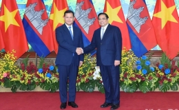 Thủ tướng Ch&iacute;nh phủ Phạm Minh Ch&iacute;nh hội đ&agrave;m với Thủ tướng Campuchia Hun Manet