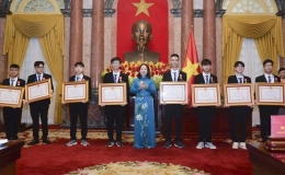 Tuy&ecirc;n dương học sinh đoạt giải quốc tế năm 2023