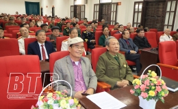 C&acirc;u lạc bộ L&ecirc; Qu&yacute; Đ&ocirc;n gặp mặt hội vi&ecirc;n nguy&ecirc;n l&agrave; c&aacute;n bộ lực lượng vũ trang v&agrave; th&acirc;n nh&acirc;n liệt sĩ