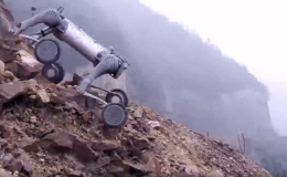 Ch&oacute; robot linh hoạt c&oacute; thể chở người v&agrave; cứu nạn