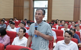 Tập trung c&ocirc;ng sức, tr&iacute; tuệ x&acirc;y dựng văn kiện đại hội đảng bộ c&aacute;c cấp