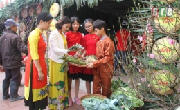 Trường THCS Vũ Đ&ocirc;ng giao lưu hội chợ qu&ecirc; v&agrave; ng&agrave;y hội heo đất t&igrave;nh thương