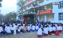 Đổi mới tiết ch&agrave;o cờ ở ng&ocirc;i trường chuy&ecirc;n của tỉnh