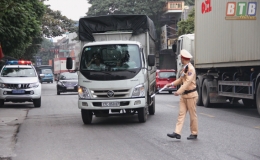 Chủ động ph&ograve;ng ngừa, giải tỏa &ugrave;n tắc giao th&ocirc;ng tr&ecirc;n quốc lộ 10