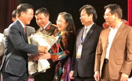 Nghệ sĩ nh&acirc;n d&acirc;n Thu&yacute; M&ugrave;i đắc cử Chủ tịch Hội Nghệ sĩ s&acirc;n khấu Việt Nam