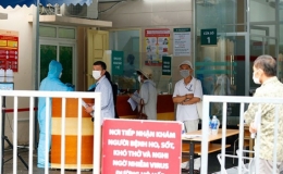 Bệnh viện Bạch Mai tạm dừng việc thăm hỏi người bệnh