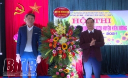 Kiến Xương tổ chức hội thi b&aacute;o c&aacute;o vi&ecirc;n giỏi trung t&acirc;m học tập cộng đồng cấp huyện năm học 2020-2021