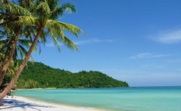 Mặt biển trong vắt ở Ph&uacute; Quốc