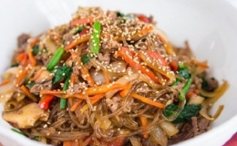 M&oacute;n miến trộn kh&ocirc;ng thể thiếu trong ng&agrave;y Tết của người H&agrave;n