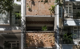 Nh&agrave; hướng T&acirc;y vẫn m&aacute;t mẻ nhờ được "mặc" 2 lớp &aacute;o