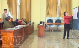 Tập huấn kiến thức canh t&aacute;c l&uacute;a th&acirc;n thiện với m&ocirc;i trường