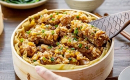 Tết năm nay cả nh&agrave; sẽ bất ngờ nếu bạn trổ t&agrave;i l&agrave;m m&oacute;n x&ocirc;i sườn vừa lạ vừa ngon n&agrave;y