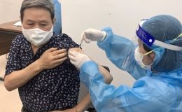 Chiều 11/1: Tỷ lệ bao phủ mũi 1 vaccine ph&ograve;ng Covid-19 ở Việt Nam đạt 100%