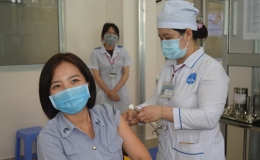 Đ&atilde; ph&acirc;n bổ 176,8 triệu liều vaccine ph&ograve;ng Covid-19 