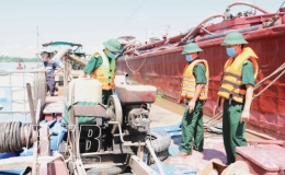 Đồn Bi&ecirc;n ph&ograve;ng cửa khẩu cảng Di&ecirc;m Điền l&agrave;m theo lời B&aacute;c