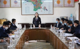  Đồng ch&iacute; Trần Thị B&iacute;ch Hằng, Ph&oacute; Chủ tịch UBND tỉnh kiểm tra, chỉ đạo c&ocirc;ng t&aacute;c ph&ograve;ng, chống dịch tại thị trấn Hưng H&agrave;