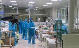 S&aacute;ng 11/1: Gần 6.400 bệnh nh&acirc;n Covid-19 nặng đang điều trị