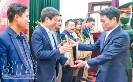 Tập trung l&atilde;nh đạo thực hiện hiệu quả c&aacute;c nhiệm vụ trọng t&acirc;m,  phấn đấu trở th&agrave;nh đ&ocirc; thị loại I trực thuộc tỉnh Th&aacute;i B&igrave;nh