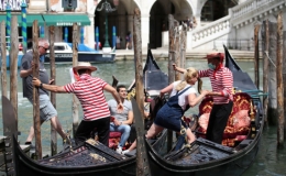 Venice khuyến kh&iacute;ch du lịch chậm