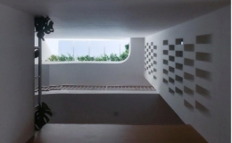 Nh&agrave; phố 3 tầng mặt tiền như tổ ong