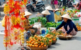 Những phi&ecirc;n chợ Tết c&oacute; một kh&ocirc;ng hai của người Việt