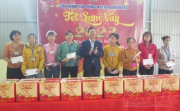  LĐLĐ huyện Kiến Xương: Trao 252 suất qu&agrave; cho đo&agrave;n vi&ecirc;n c&ocirc;ng đo&agrave;n c&aacute;c doanh nghiệp