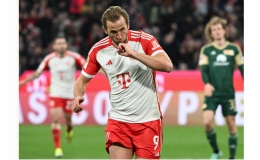 Kane gi&uacute;p Bayern giải tỏa &aacute;p lực