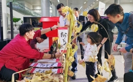 Nhiều địa phương tổ chức đ&oacute;n c&aacute;c đo&agrave;n kh&aacute;ch du lịch quốc tế đầu ti&ecirc;n