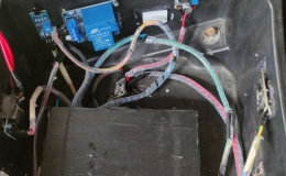 Sinh vi&ecirc;n chế thiết bị tự động chống ch&aacute;y nổ xe m&aacute;y