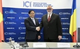 Thủ tướng Phạm Minh Ch&iacute;nh thăm Viện Nghi&ecirc;n cứu v&agrave; Ph&aacute;t triển tin học quốc gia Romania