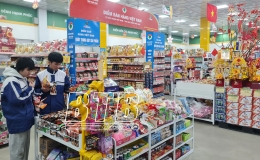 C&aacute;c điểm b&aacute;n h&agrave;ng Việt tham gia b&igrave;nh ổn thị trường dịp tết