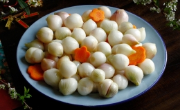 C&aacute;ch muối dưa h&agrave;nh truyền thống ngon thơm 