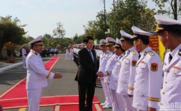 Chủ tịch nước Lương Cường thăm, ch&uacute;c Tết c&aacute;c lực lượng vũ trang tại Ph&uacute; Quốc