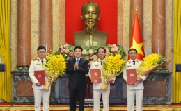 Chủ tịch nước trao quyết định bổ nhiệm Ph&oacute; Viện trưởng Viện Kiểm s&aacute;t nh&acirc;n d&acirc;n tối cao