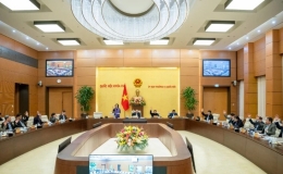 Chủ tịch Quốc hội Trần Thanh Mẫn k&yacute; ban h&agrave;nh hai Nghị quyết của Ủy ban Thường vụ Quốc hội