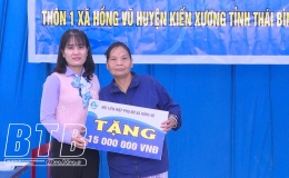 Kh&aacute;nh th&agrave;nh m&aacute;i ấm t&igrave;nh thương cho phụ nữ ngh&egrave;o x&atilde; Hồng Vũ