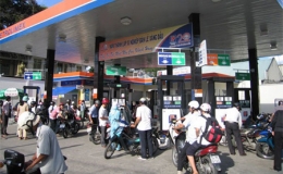 Tăng mức sử dụng quỹ b&igrave;nh ổn để giữ gi&aacute; xăng dầu
