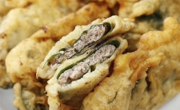 Lạ miệng với m&oacute;n l&aacute; lốt kẹp thịt chi&ecirc;n