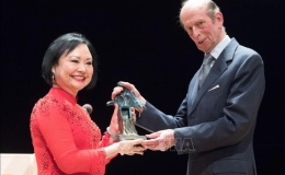 "Em b&eacute; Napalm" nhận Giải thưởng H&ograve;a b&igrave;nh Dresden tại Đức