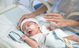 Nhật Bản: Cứu sống b&eacute; trai nhỏ nhất thế giới