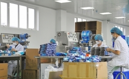 Bộ C&ocirc;ng Thương l&agrave;m việc với doanh nghiệp về việc cung ứng khẩu trang