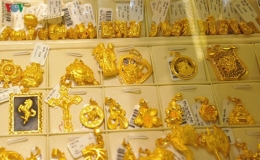 Gi&aacute; v&agrave;ng trong nước giữ ở mốc tr&ecirc;n 44 triệu đồng/lượng