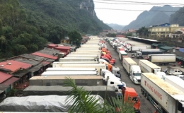 C&aacute;c cửa khẩu lại tồn ứ gần 780 xe n&ocirc;ng sản, tr&aacute;i c&acirc;y