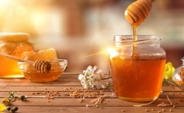 7 lợi &iacute;ch đối với sức khỏe của mật ong