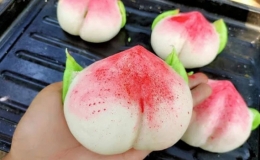 C&aacute;ch l&agrave;m b&aacute;nh bao đ&agrave;o ti&ecirc;n cho m&acirc;m c&uacute;ng lấy lộc ng&agrave;y v&iacute;a Thần T&agrave;i 