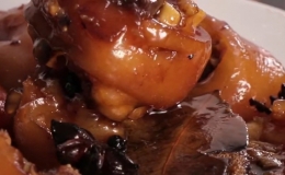 C&aacute;ch l&agrave;m ch&acirc;n gi&ograve; heo hầm ngũ vị